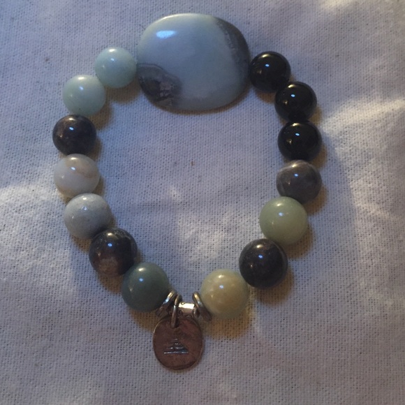 Beaded charm bracelet