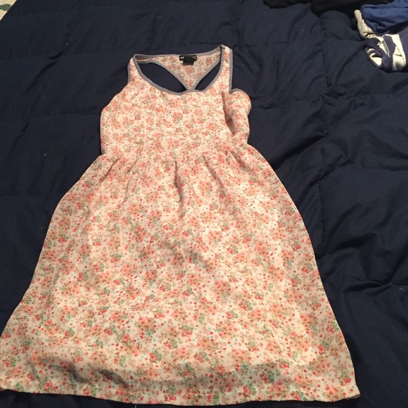 Adorable floral summer dress size medium