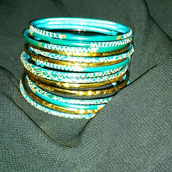 Glass bangles - Picture 2 of 4