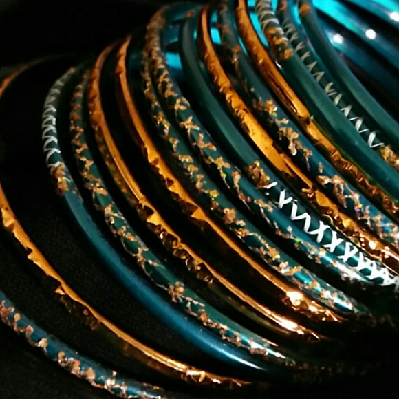 Glass bangles - Picture 4 of 4