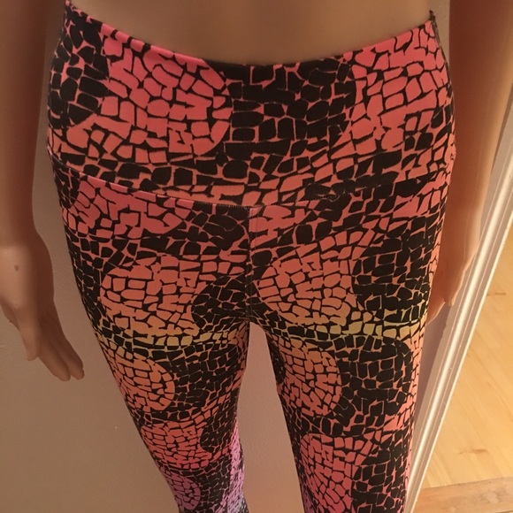 Designer Workout Capris - Picture 2 of 4