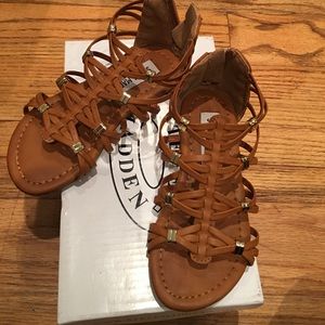 Steve Madden brown sandals for toddler size US 9