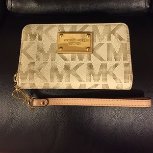 Michael Kors wristlet