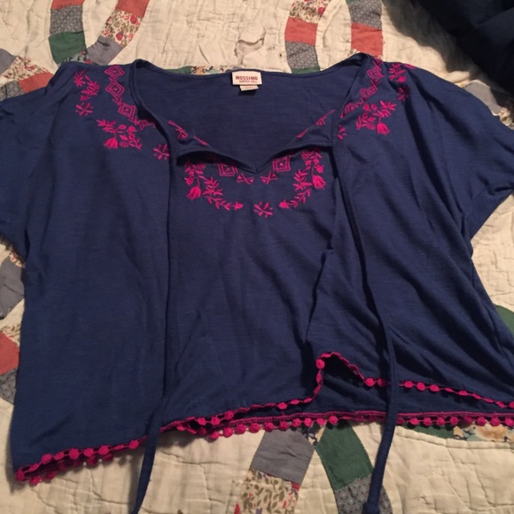 Super cute crop top from missing