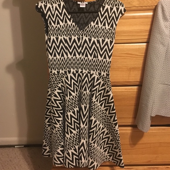 SOLD 🎈🎈bar lll printed dress!🎈🎈