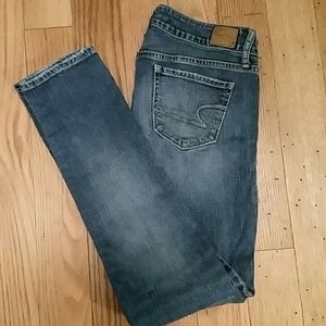 AE distressed skinny jean
