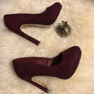 Burgandy pointed toe pump 👣👠