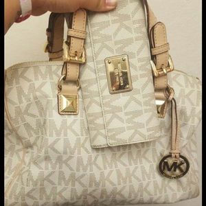 Michael Kors matching Purse and Wallet.