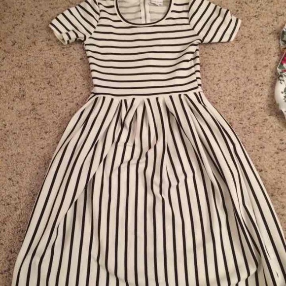 Xs Lularoe Amelia Black And White Dress