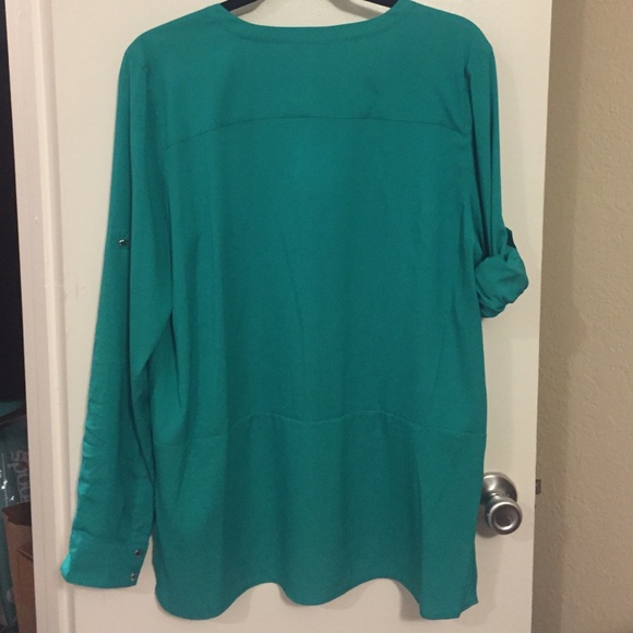 Never worn Green Calvin Klein Blouse! - Picture 3 of 4