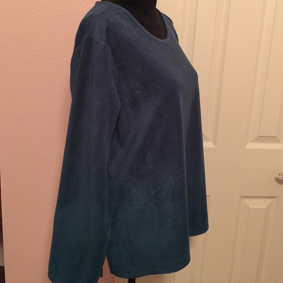🍁Fleece Top szLarge🍁 - Picture 3 of 4