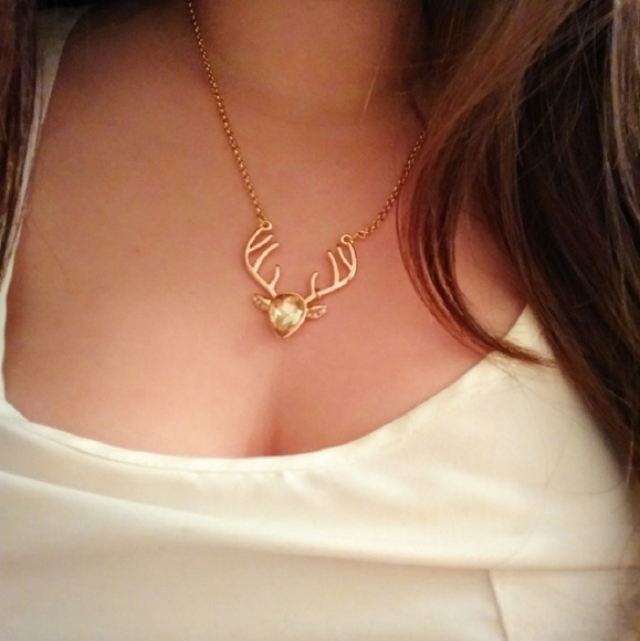 Deer Head Necklace - Picture 2 of 2