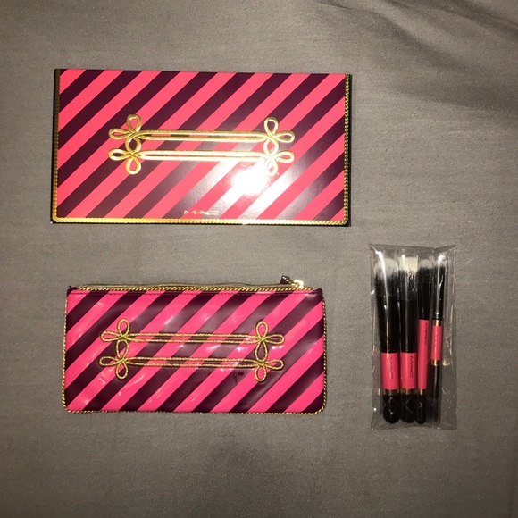 MAC TRAVEL BRUSH SET