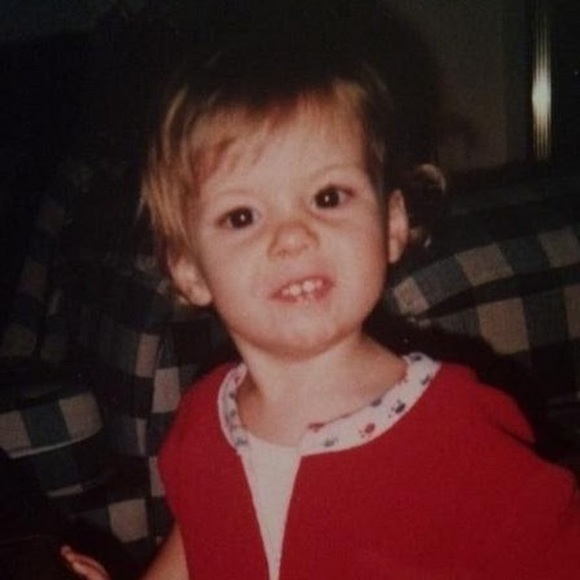 Meet your Posher, Caroline - Picture 1 of 1