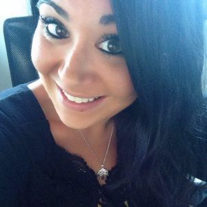 Meet your Posher, Abbey