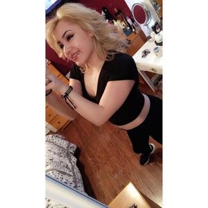 Meet your Posher, Ashley