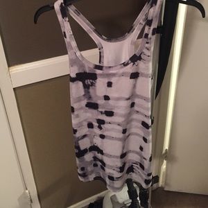 Lululemon tank!