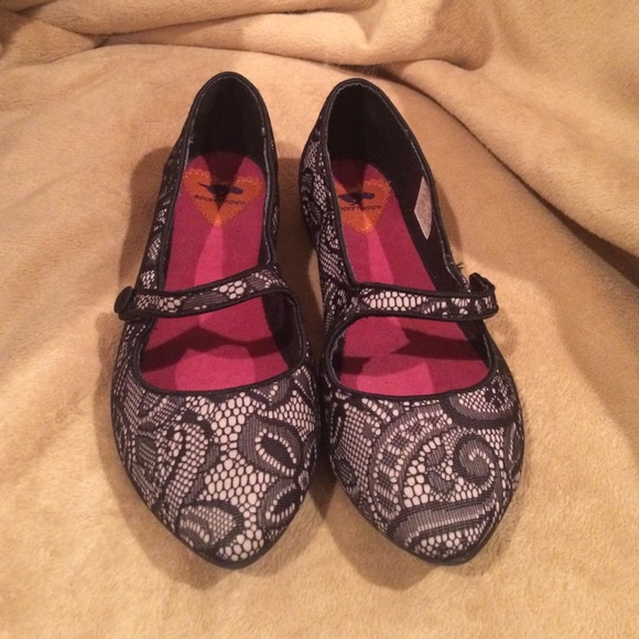 Lace Print Flats - Picture 2 of 4