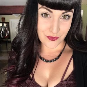 Meet your Posher, Gina