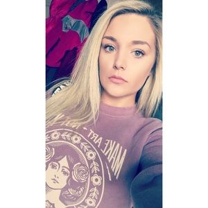 Meet your Posher, Kayla