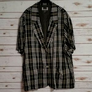 Short sleeve plaid jacket by Maggie Barnes size 30