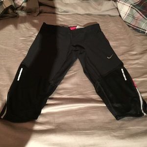 Nike XS DriFit crop bottoms