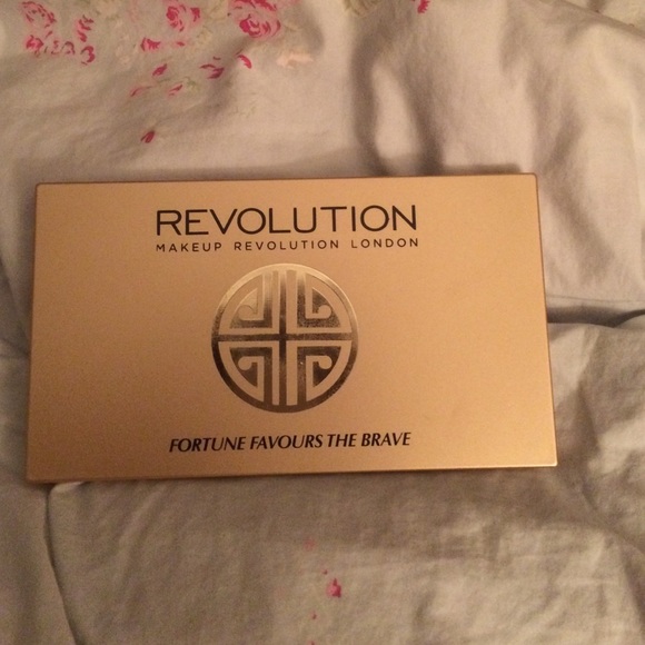 Revolution Eyeshadow Palette