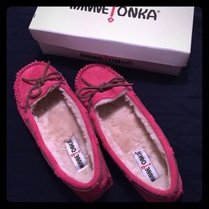 Minnetonka cally slippers