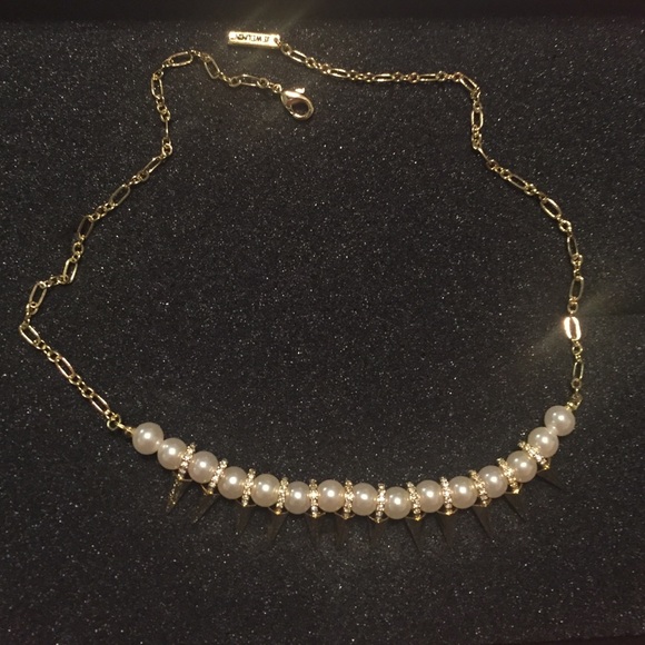 Jewelmint gold, sparkle, and pearl necklace