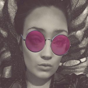 Meet your Posher, Carlie