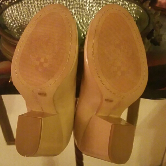 VINCENT CAMUTO CREME PUMP - Picture 3 of 4