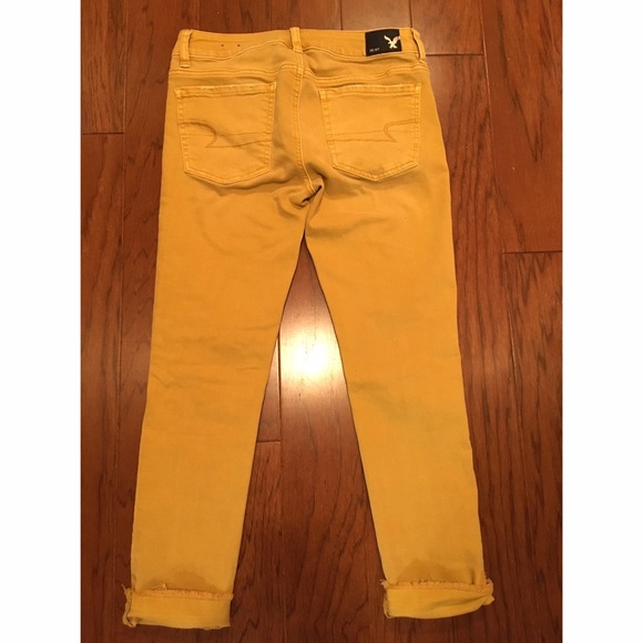 AE Cut off Capris