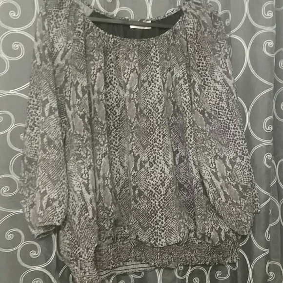 Snake print top