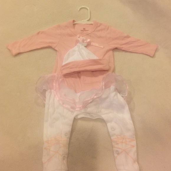 0-6 mos Girls Ballerina PJS. W/Super Cute TuTu New