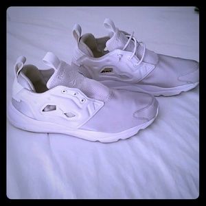 PRICE DROP! REEBOK SNEAKERS