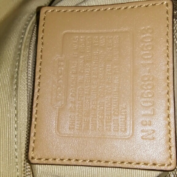Coach Bag - Picture 3 of 4