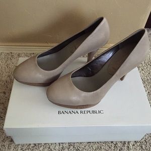 Banana Republic Jacky Heel