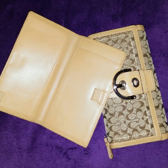 Coach Checkbook Wallet