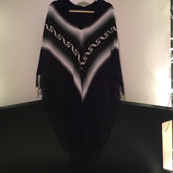 VINTAGE PONCHO