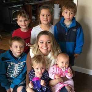 Meet your Posher, Regina