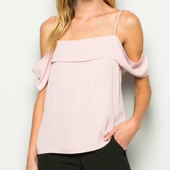 Essue Tops - 1 MED blush drape shoulder top