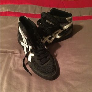 Asics wrestling shoes