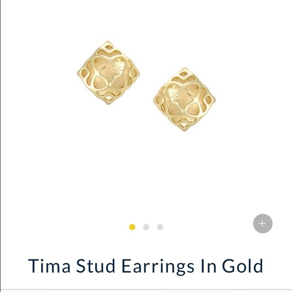 Kendra Scott gold studs