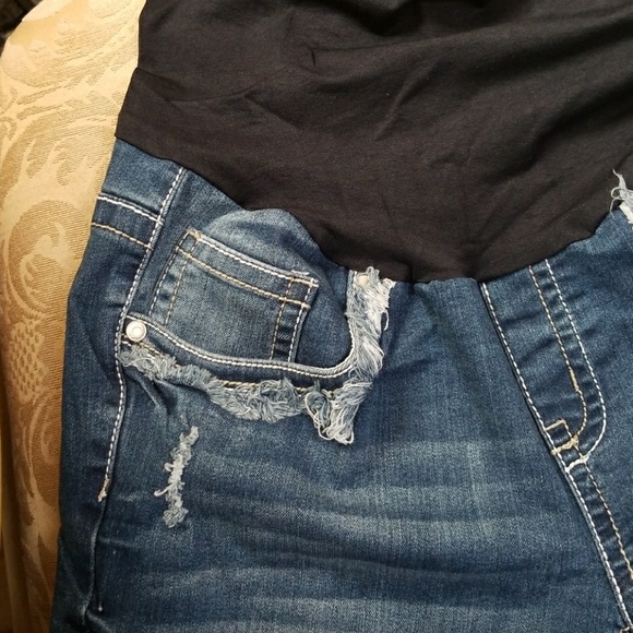 SALE! Distressed denim *Maternity Jeans . - Picture 2 of 3