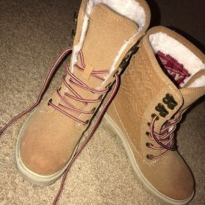 Roxy boots