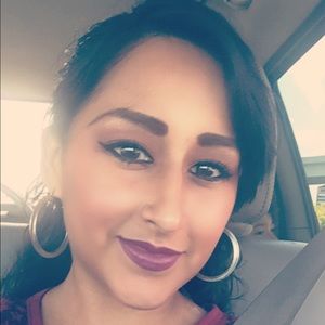 Meet your Posher, Lucy