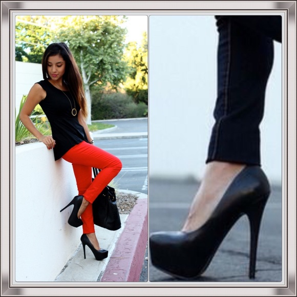 Black  Heels 👠