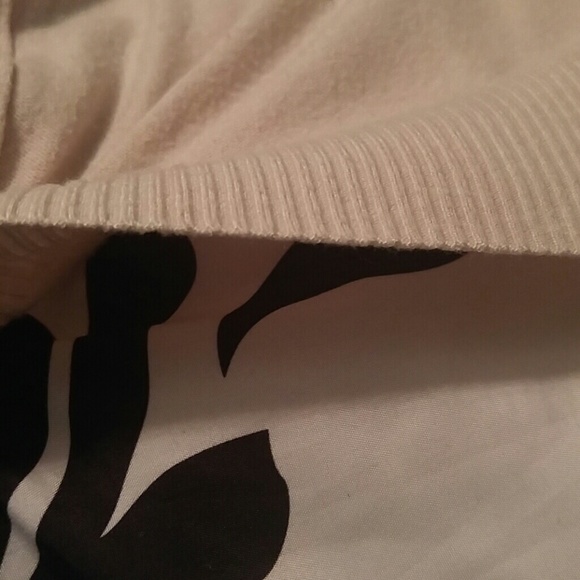 Sweater - Picture 3 of 4