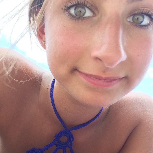 Meet your Posher, Christina - Picture 6 of 6