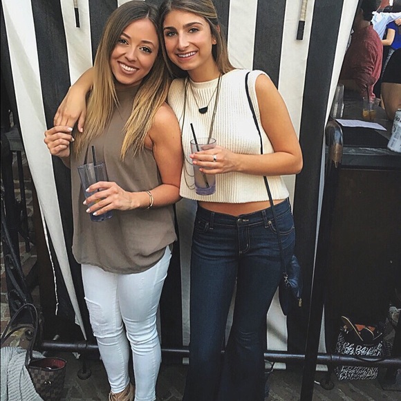 Meet your Posher, Christina - Picture 5 of 6